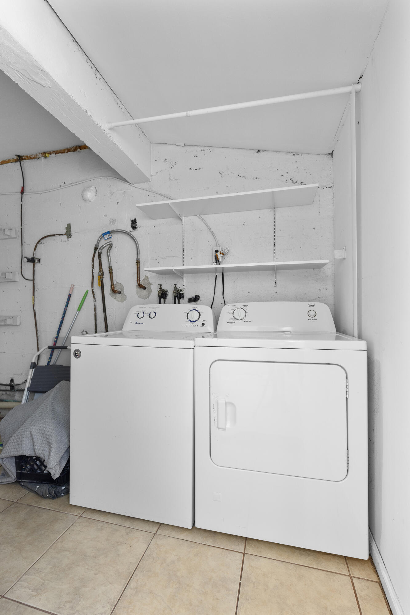 170 Northwest 7th Street Boca Raton, FL 33432 - Photo 9 of 66 full size