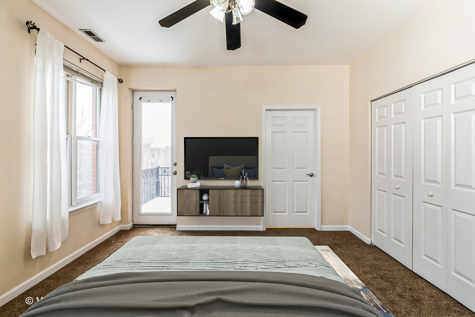 1500 South Halsted Street, Unit 3B Chicago, IL 60607 - Photo 19 of 33 a view of living room with furniture and flat screen tv