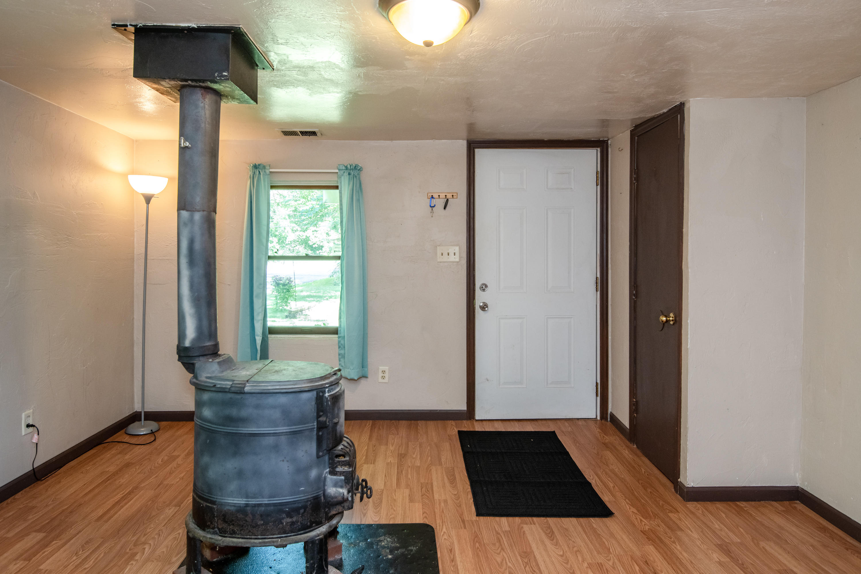 6401 Springfield Xenia Road Springfield, OH 45502 - Photo 5 of 29