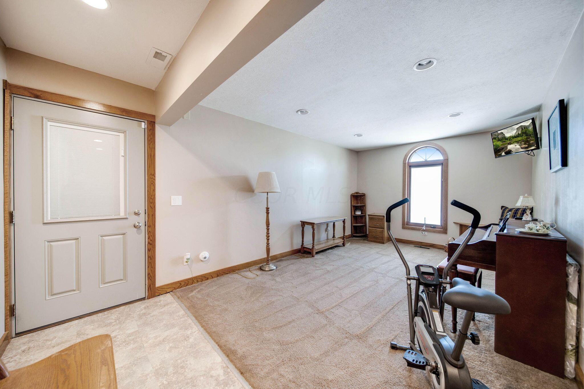 7383 Troy Road Radnor, OH 43066 - Photo 33 of 76 43-web-or-mls-DSC05652_3_4