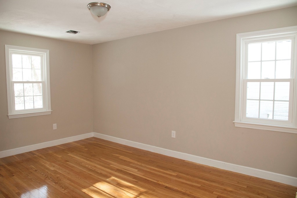 29 Emily Road Framingham, MA 01701 - Photo 14 of 20 Gallery Image 14