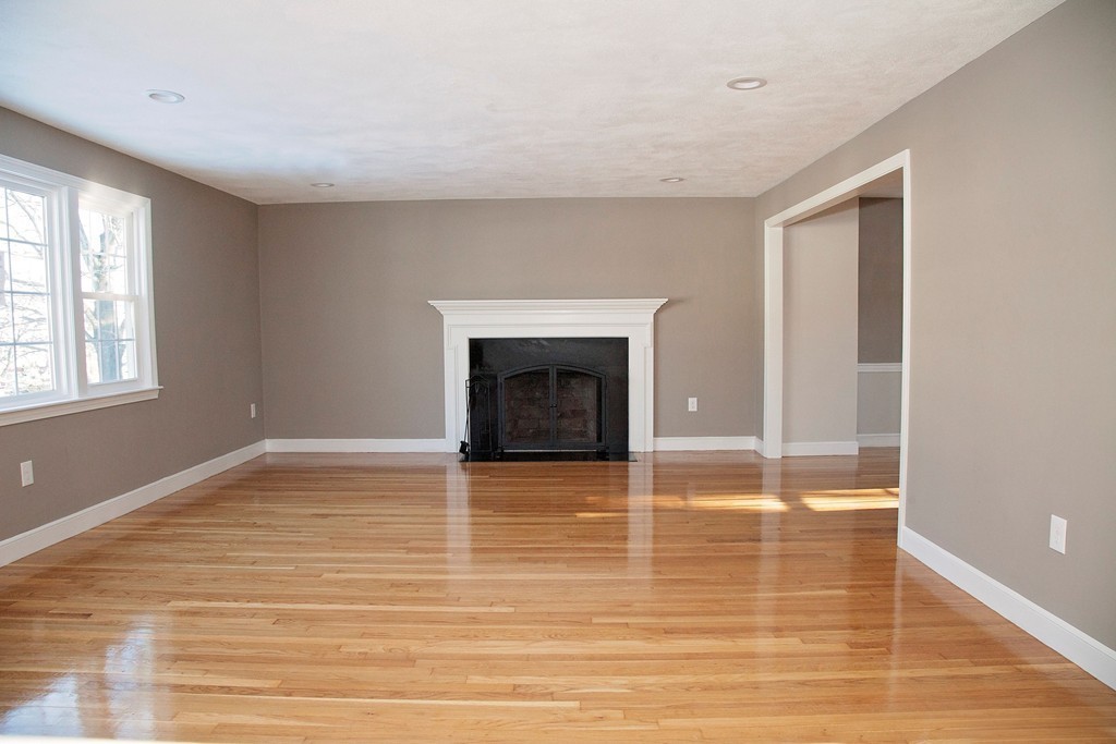29 Emily Road Framingham, MA 01701 - Photo 6 of 20 Gallery Image 6