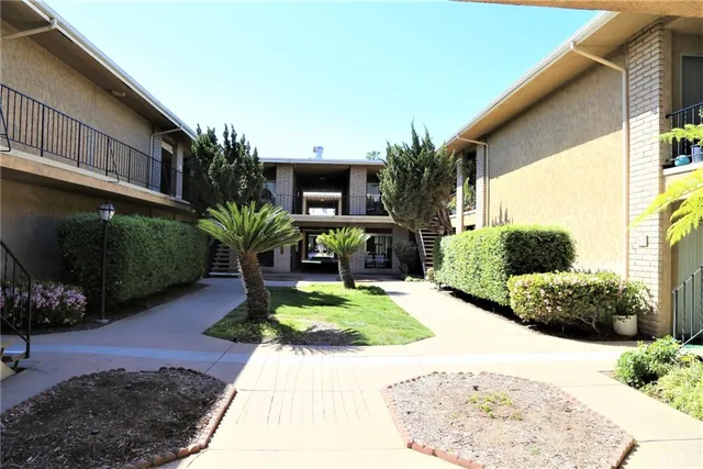 $2,950 | 630 West Huntington Drive, Unit 103, Arcadia, CA 91007