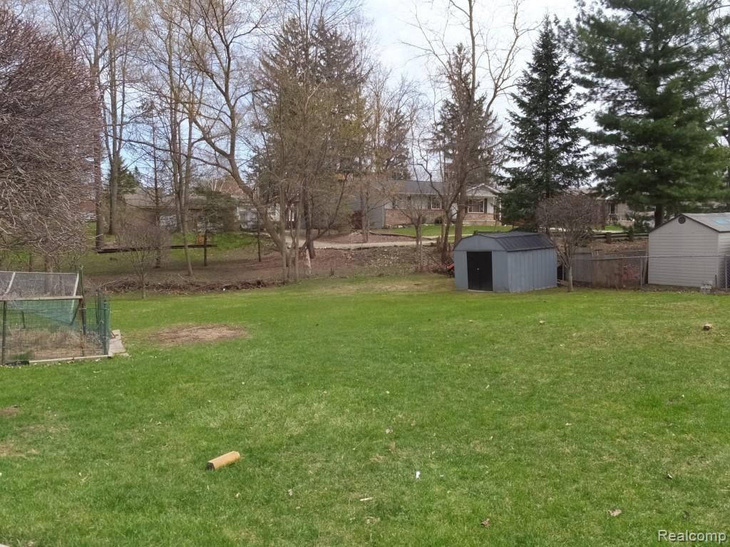 410 Peters Road Milford, MI 48381 - Photo 18 of 28 Large lot with shed