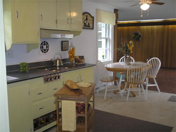 8 Shaker Road Dartmouth, MA 02747 - Photo 3 of 12 Gallery Image 3