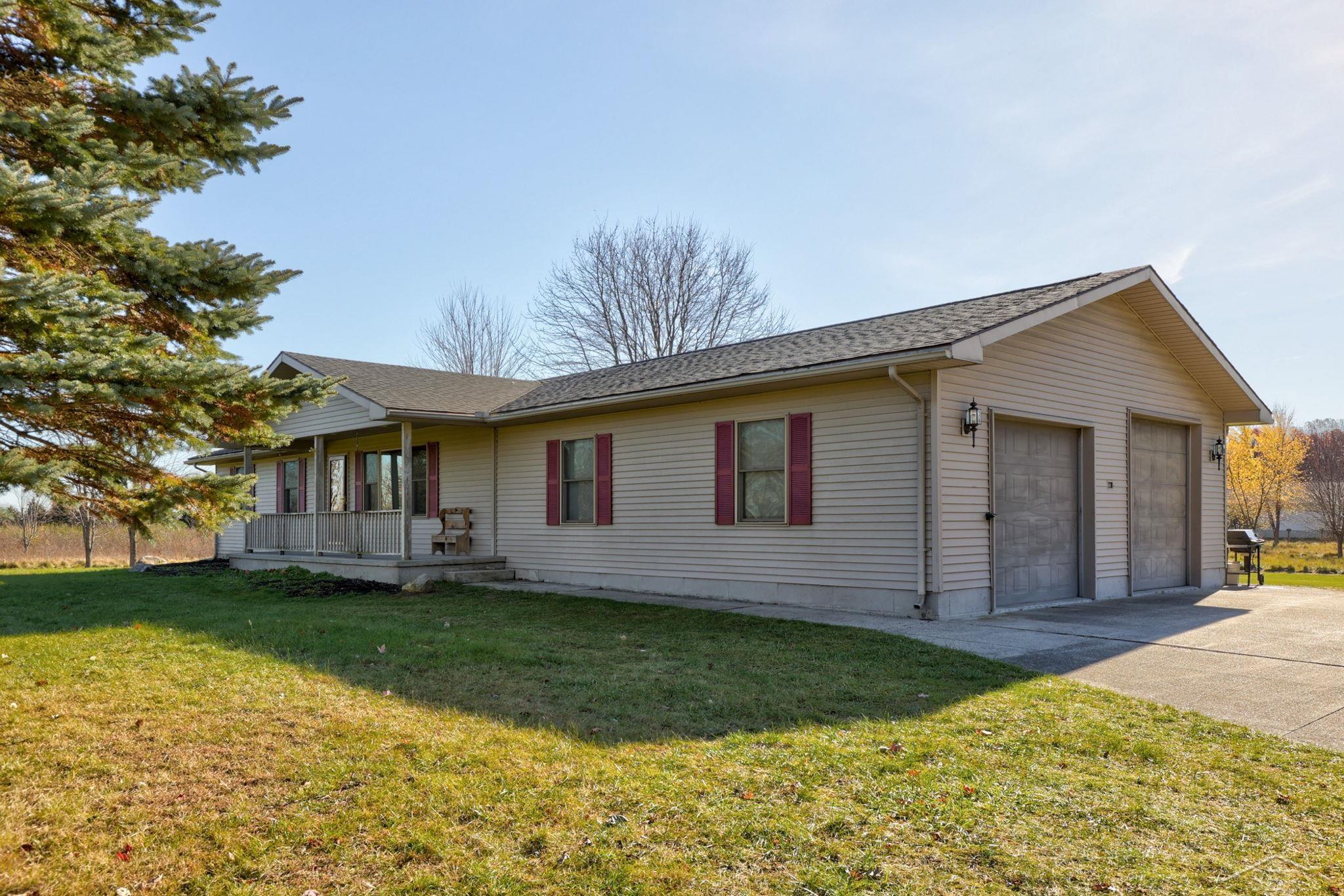 7225 Kochville Road Freeland, MI 48623 - Photo 4 of 68 50127978-3.JPG