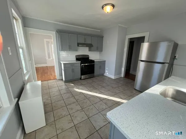 $1,850 | 102 Remington Street, Bridgeport, CT 06610