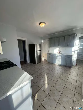 $1,850 | 102 Remington Street, Bridgeport, CT 06610