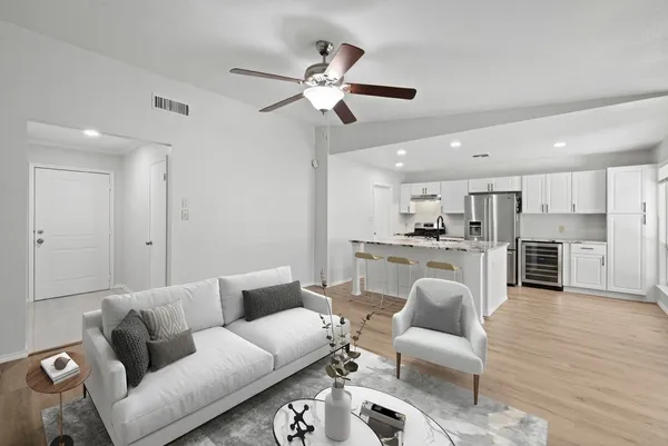 $475,000 | 10001 Woodglen Drive, Austin, TX 78753