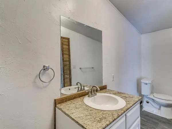 $1,500 | 1802 Whispering Oaks Street, Burleson, TX 76028