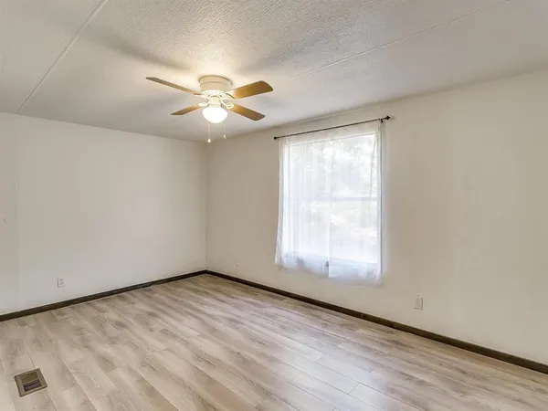 $1,500 | 1802 Whispering Oaks Street, Burleson, TX 76028