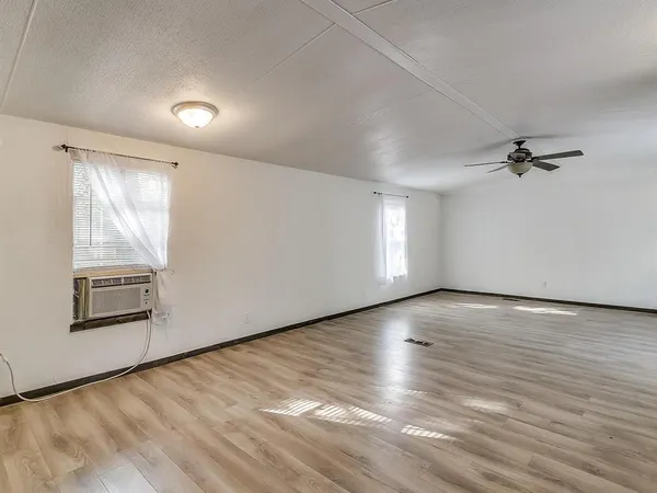 $1,500 | 1802 Whispering Oaks Street, Burleson, TX 76028