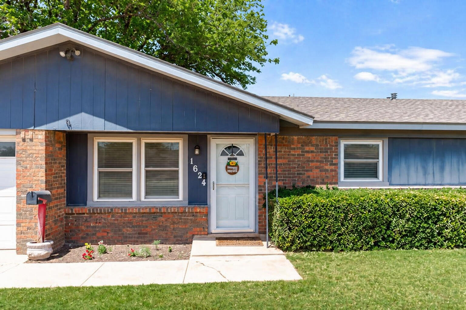 1624 70th Street Lubbock, TX 79412 - Photo 3 of 28 IMG424-3
