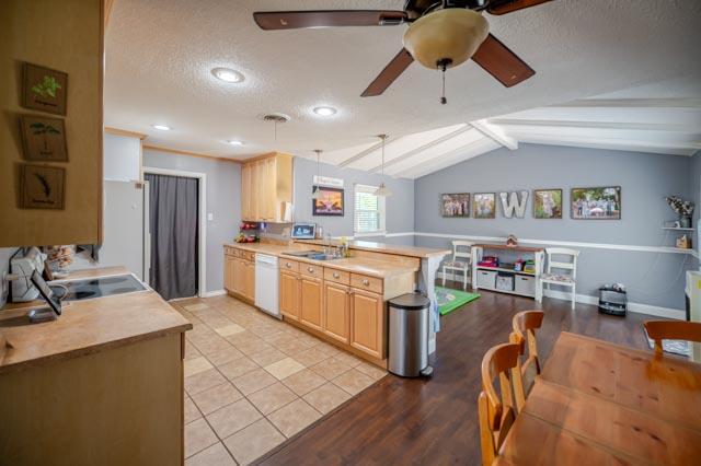 1624 70th Street Lubbock, TX 79412 - Photo 4 of 28 IMG424-4