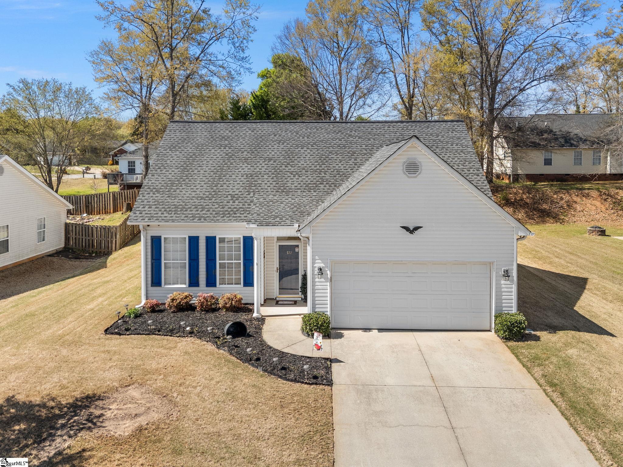 722 Tinder Boiling Springs Boiling Springs, SC 29316 - Photo 2 of 40