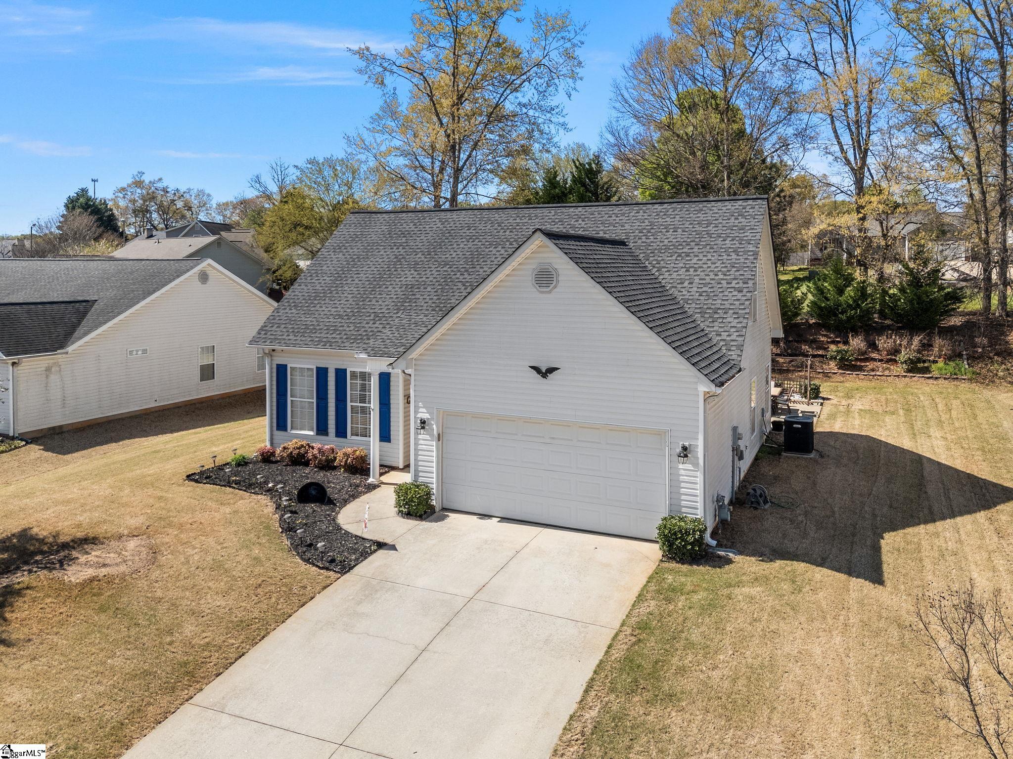 722 Tinder Boiling Springs Boiling Springs, SC 29316 - Photo 3 of 40
