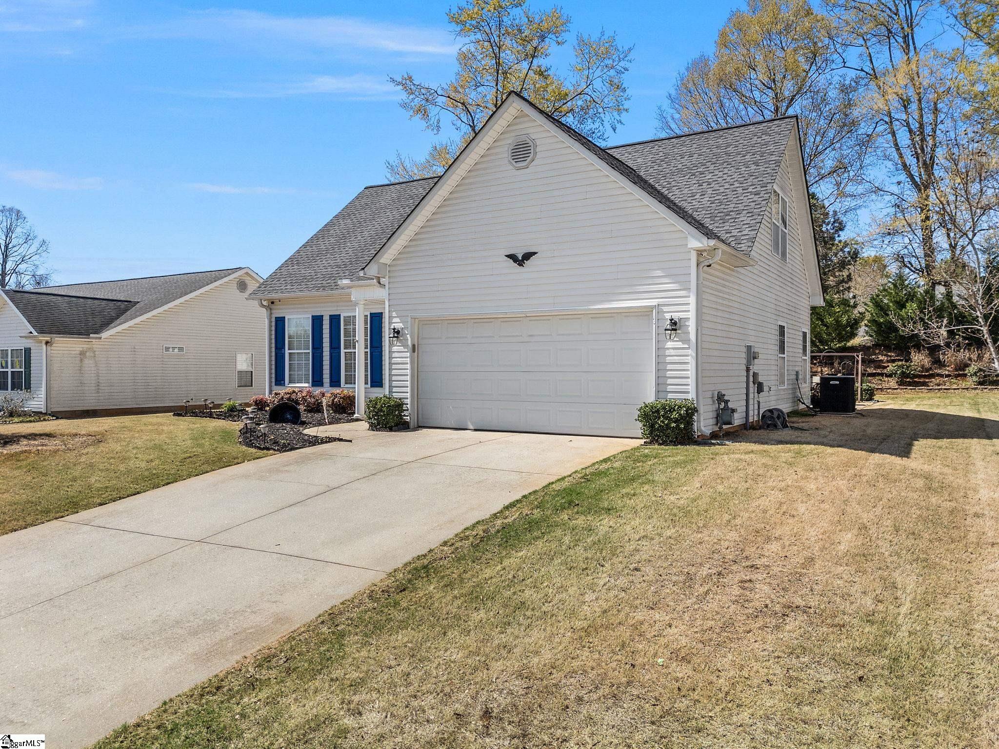 722 Tinder Boiling Springs Boiling Springs, SC 29316 - Photo 6 of 40