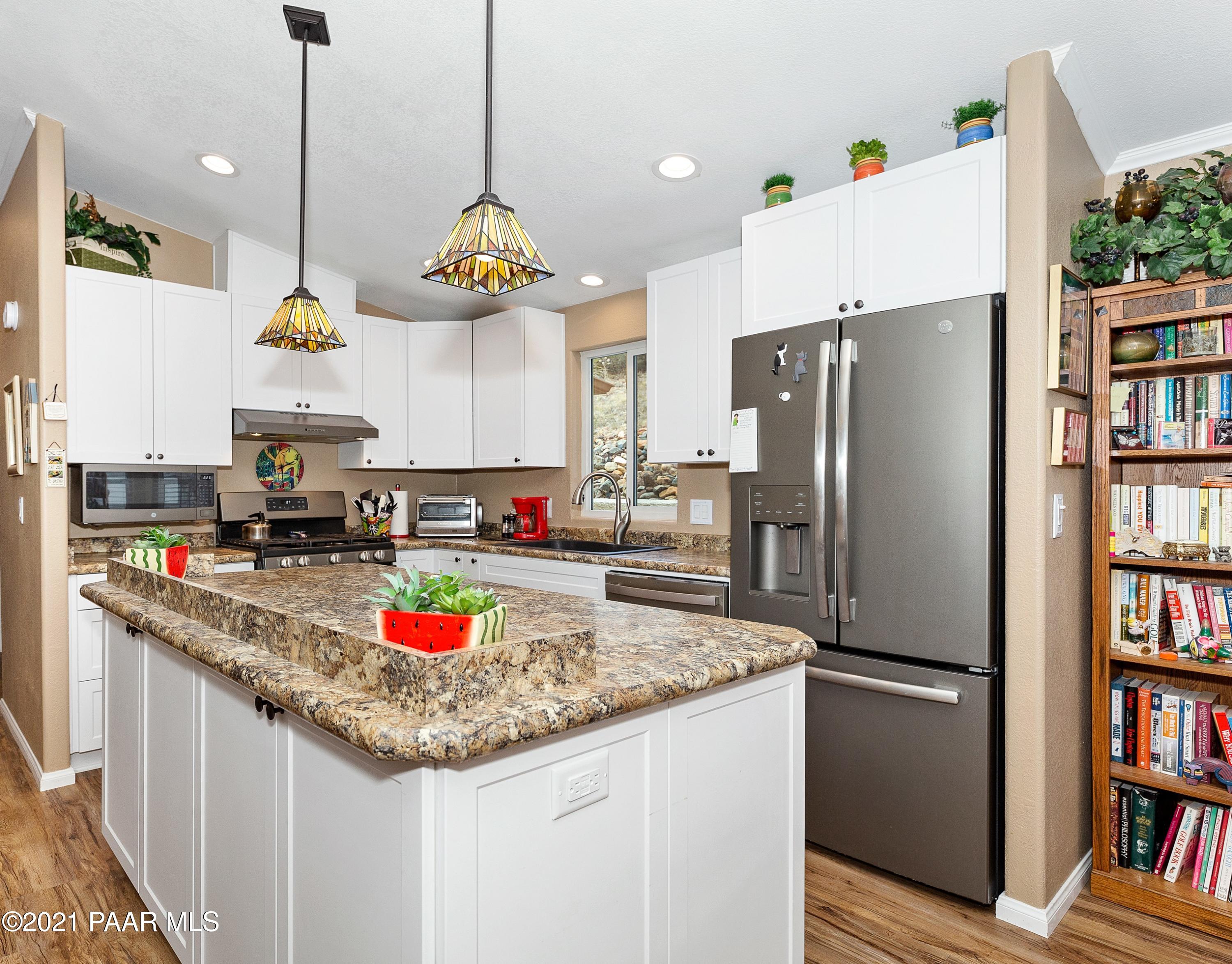 2471 River Trail Road Prescott, AZ 86301 - Photo 5 of 16 008_Kitchen