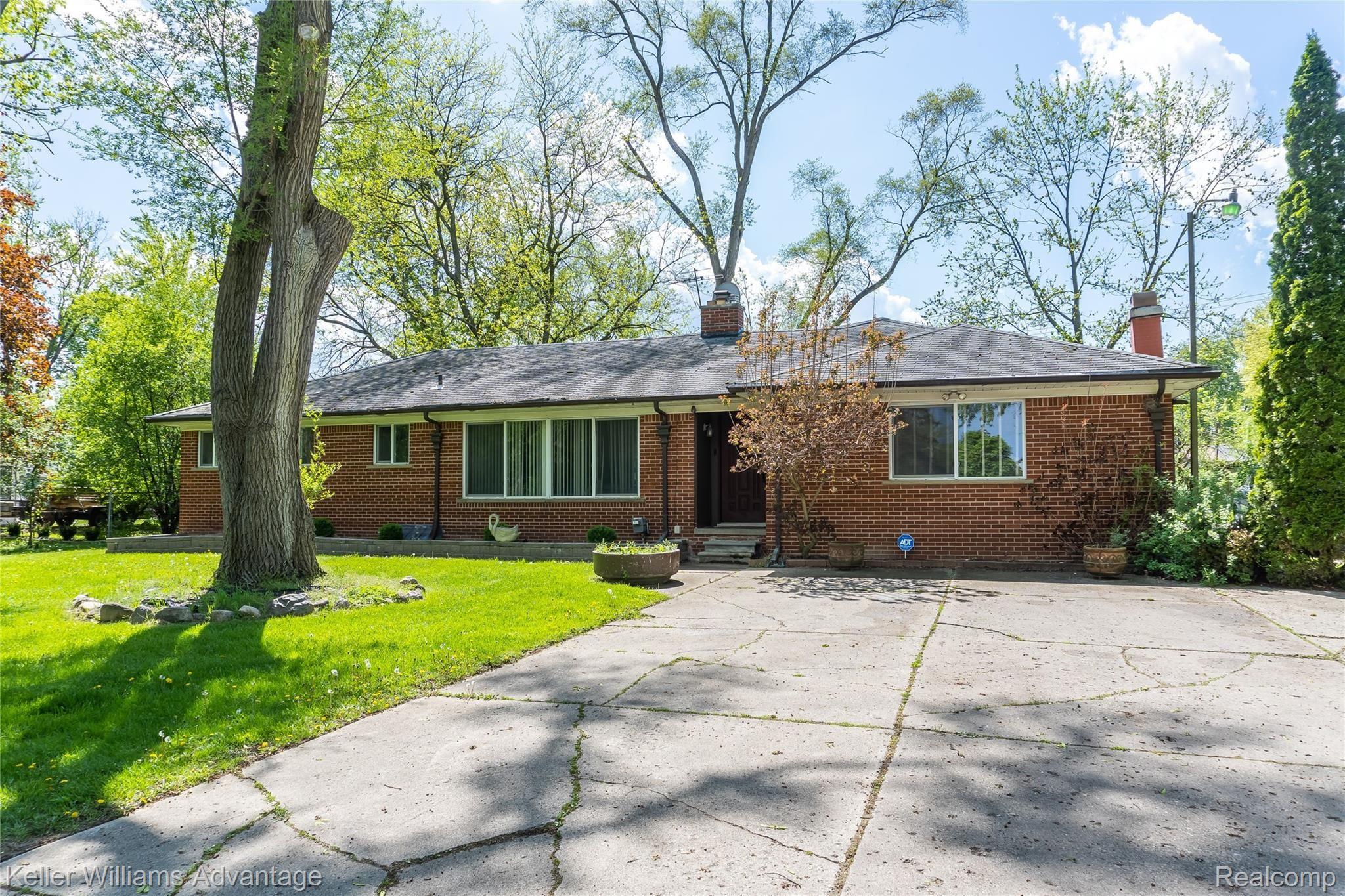 26073 Drake Road Farmington, MI 48331 - Photo 34 of 39 DrakeRd_26073_Front_03.jpg