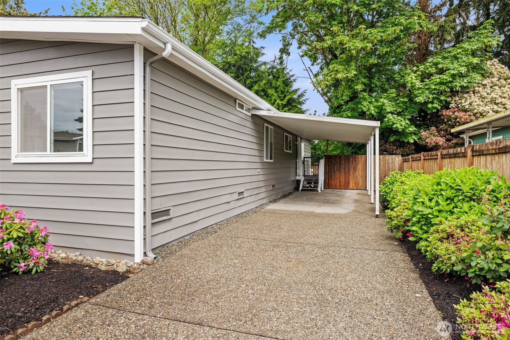 19604 129th Avenue Northeast Bothell, WA 98011 - Photo 4 of 29