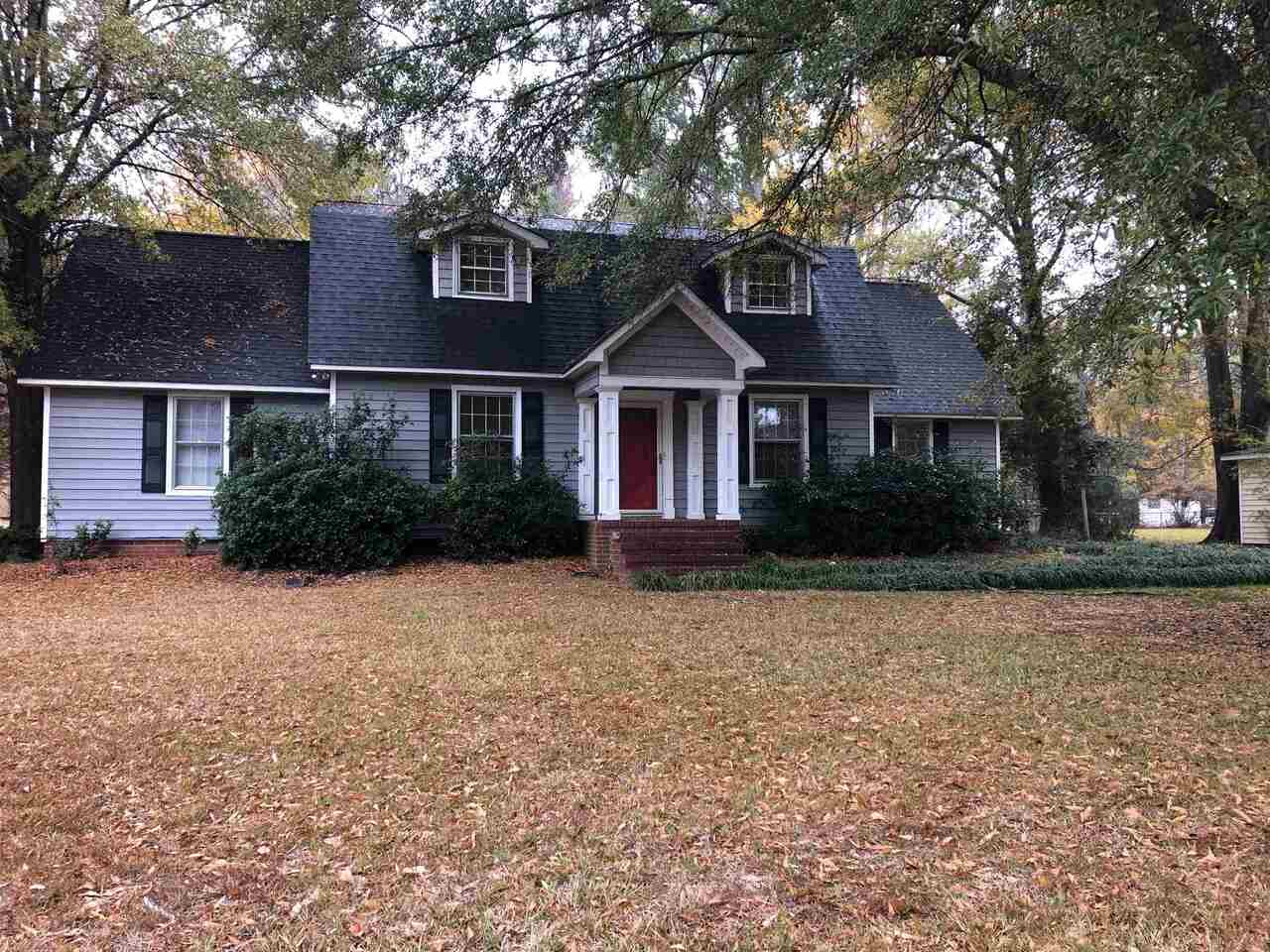 612 Burnett Ferry Road Southwest Rome, GA 30165 - Photo 1 of 1 front view of a house with a yard