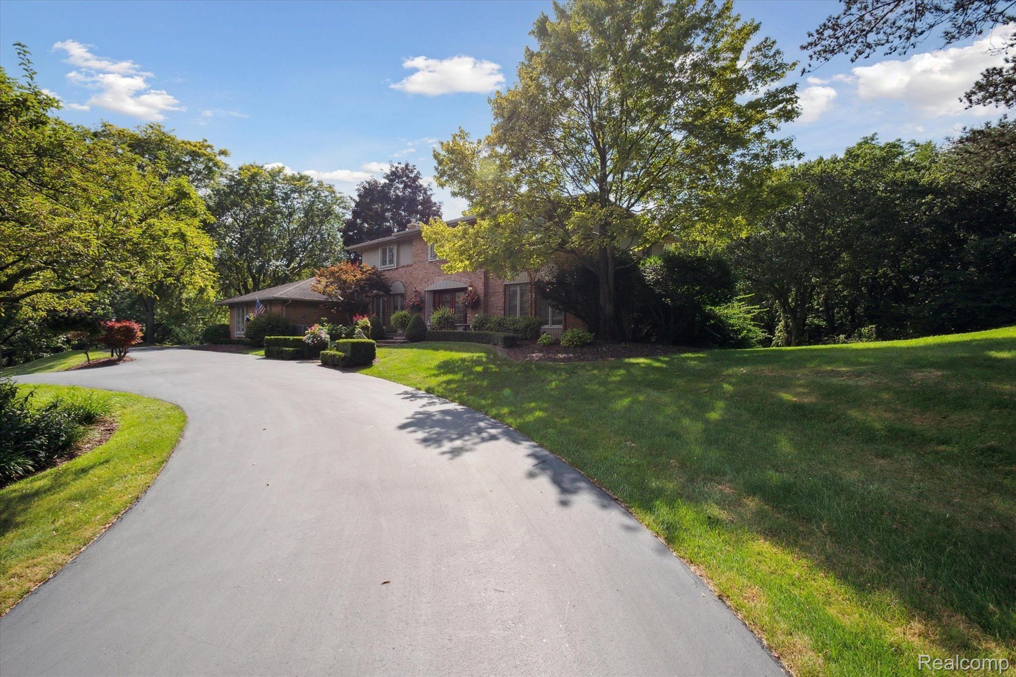 876 Northgate Road Rochester, MI 48306 - Photo 4 of 20 Gallery Image 4