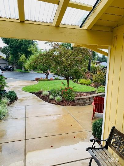 920 Linwood Street Vacaville, CA 95688 - Photo 22 of 38 a view of a room with wooden floor and fence