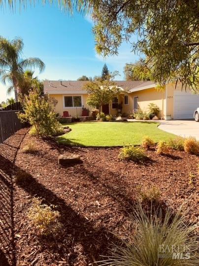 920 Linwood Street Vacaville, CA 95688 - Photo 32 of 38 a front view of a house with a yard