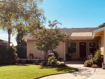 920 Linwood Street Vacaville, CA 95688 - Photo 4 of 38 a front view of a house with a yard