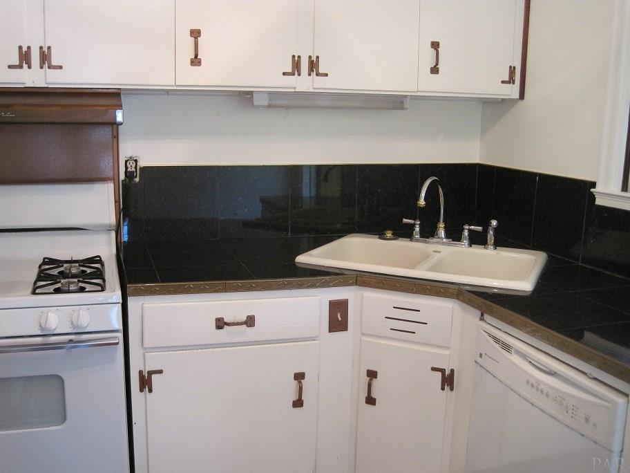 201 Southeast Gilliland Road Pensacola, FL 32507 - Photo 8 of 9