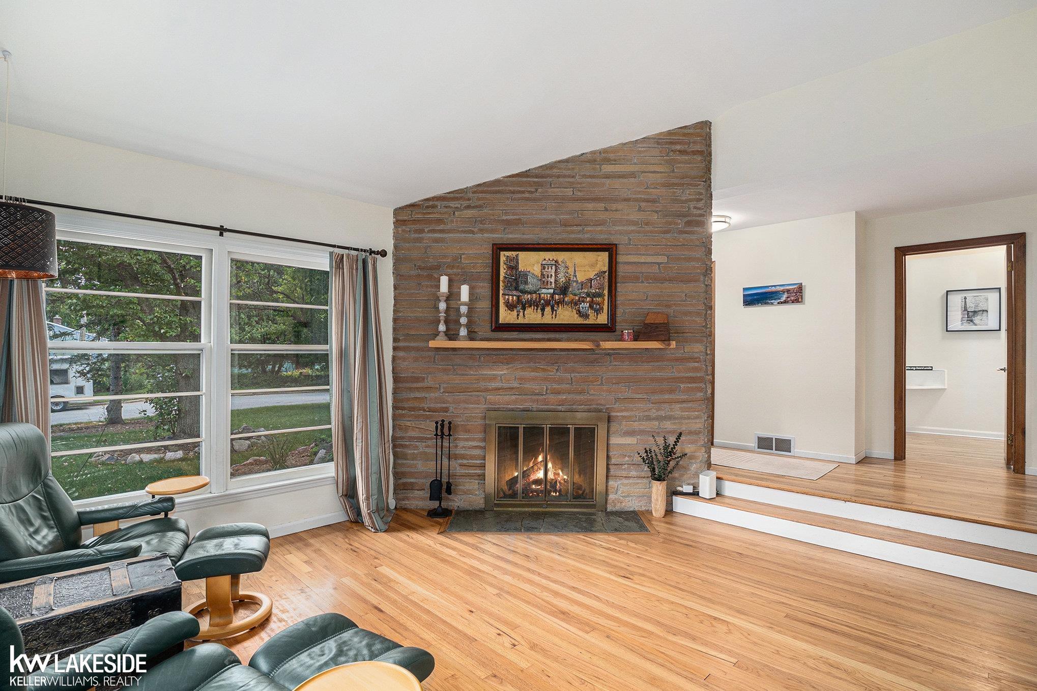 606 Robin Road Ann Arbor, MI 48103 - Photo 2 of 23 50152672-a971a9c2-3b4c-43aa-939f-0a9abcd34079.JPG