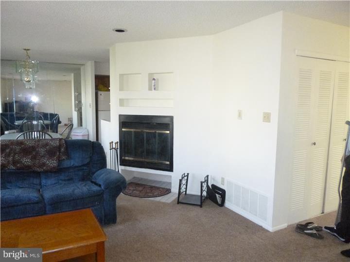 51 Sandra Road Voorhees, NJ 08043 - Photo 2 of 17 Living Room