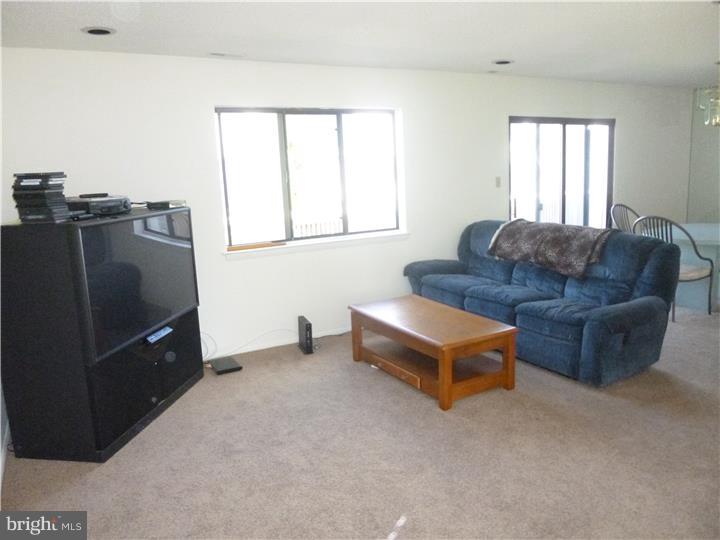 51 Sandra Road Voorhees, NJ 08043 - Photo 3 of 17 Living Room