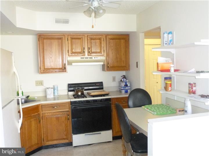 51 Sandra Road Voorhees, NJ 08043 - Photo 5 of 17 Kitchen