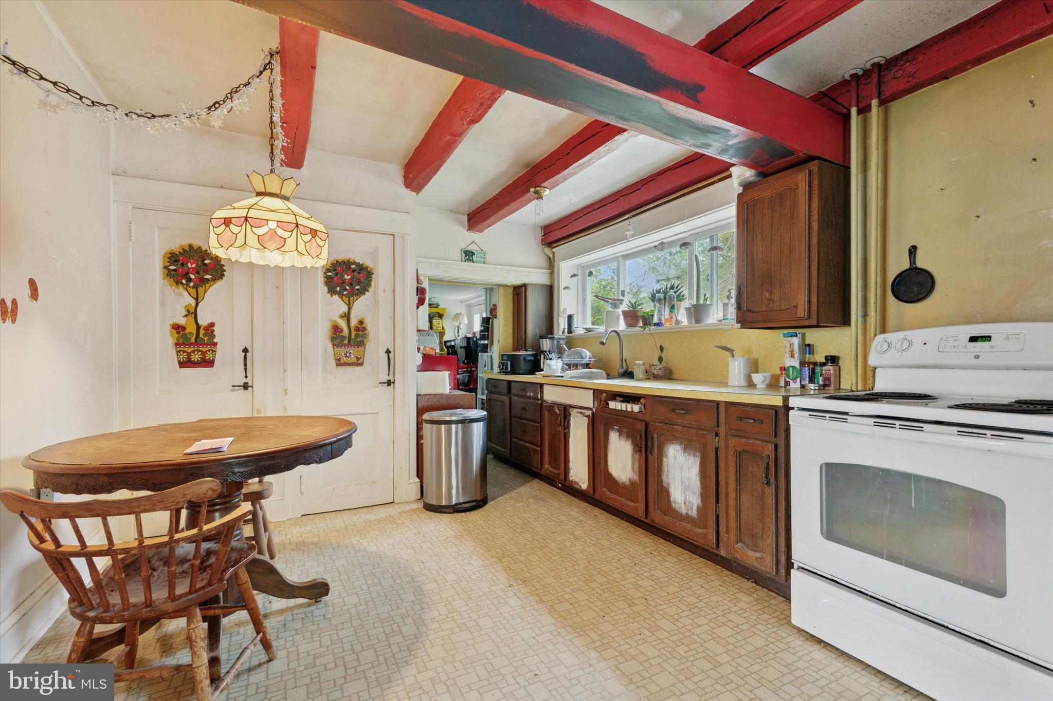 651 Schuylkill Road Phoenixville, PA 19460 - Photo 5 of 23 Kitchen