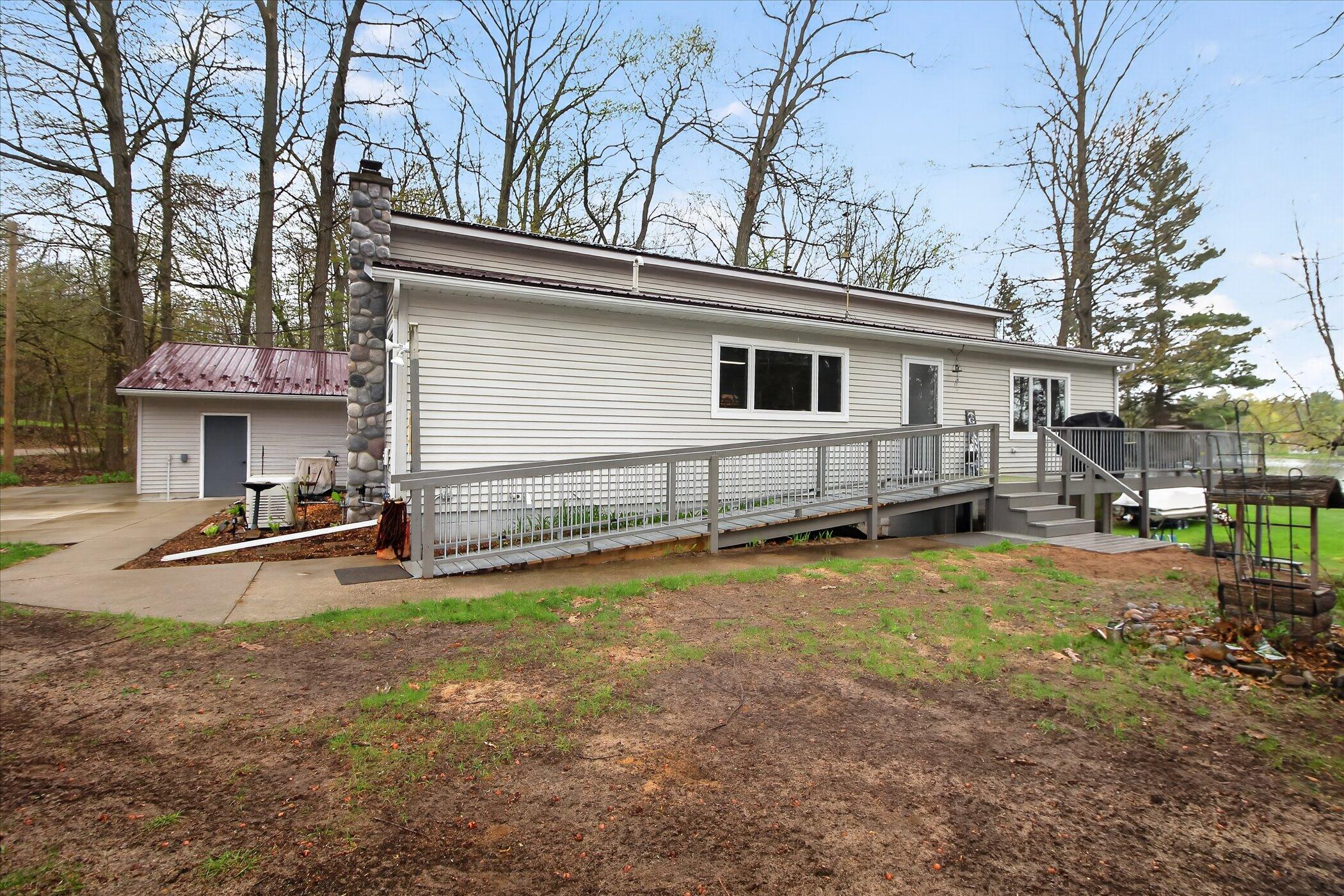 4961 Almy Road Six Lakes, MI 48886 - Photo 4 of 58 04-4961-Almy-Rd-Six-Lakes-Windowstill