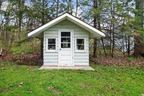 $400,000 | 4961 Almy Road, Six Lakes, MI 48886