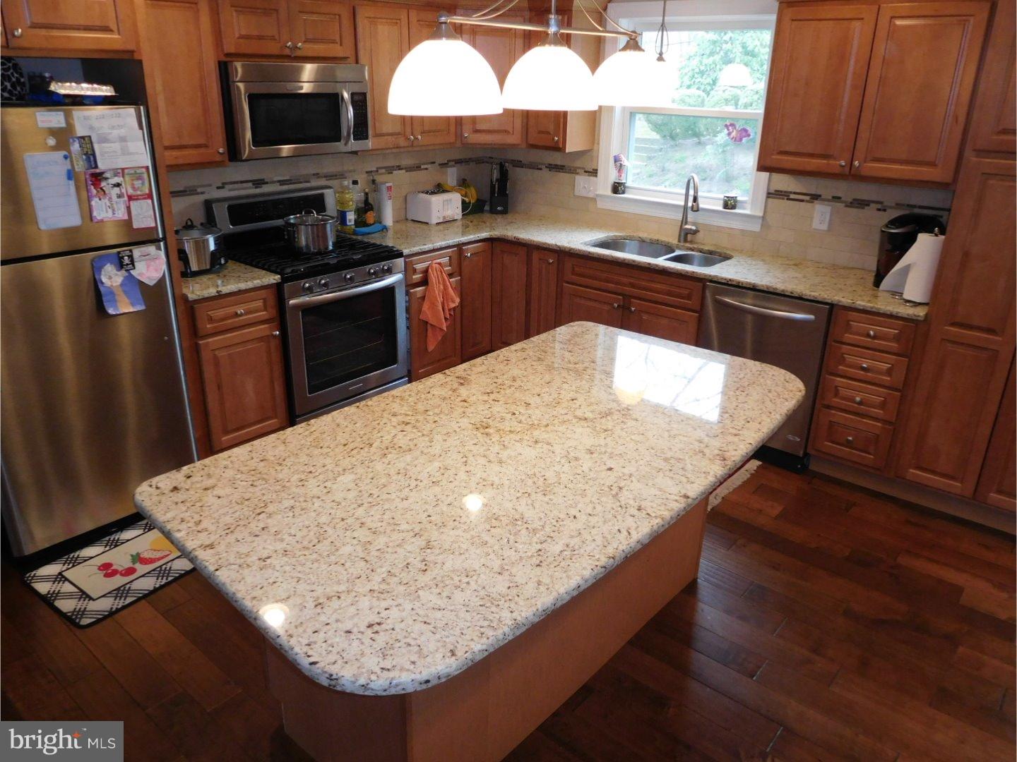 640 West Rolling Road Springfield, PA 19064 - Photo 5 of 21