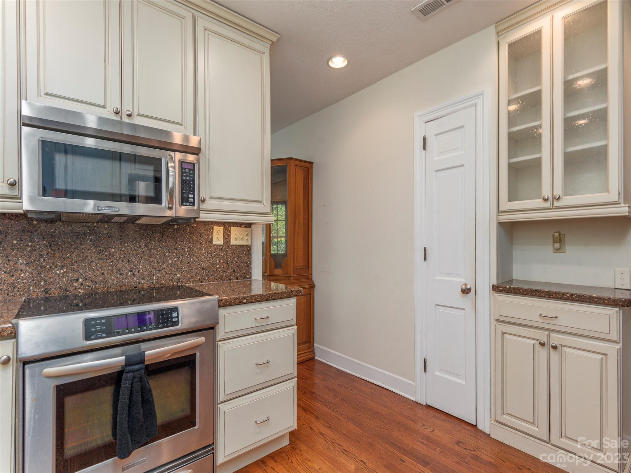 191 Highland Road Waynesville, NC 28786 - Photo 6 of 25 Gallery Image 6
