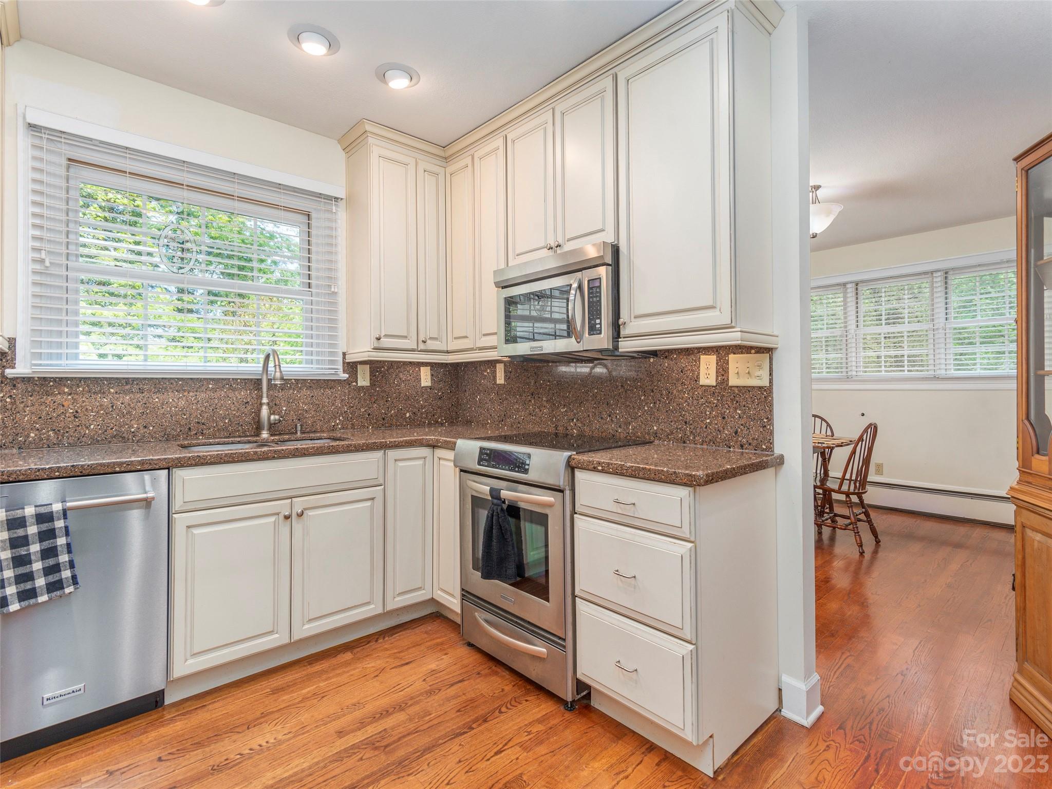 191 Highland Road Waynesville, NC 28786 - Photo 7 of 25 Gallery Image 7