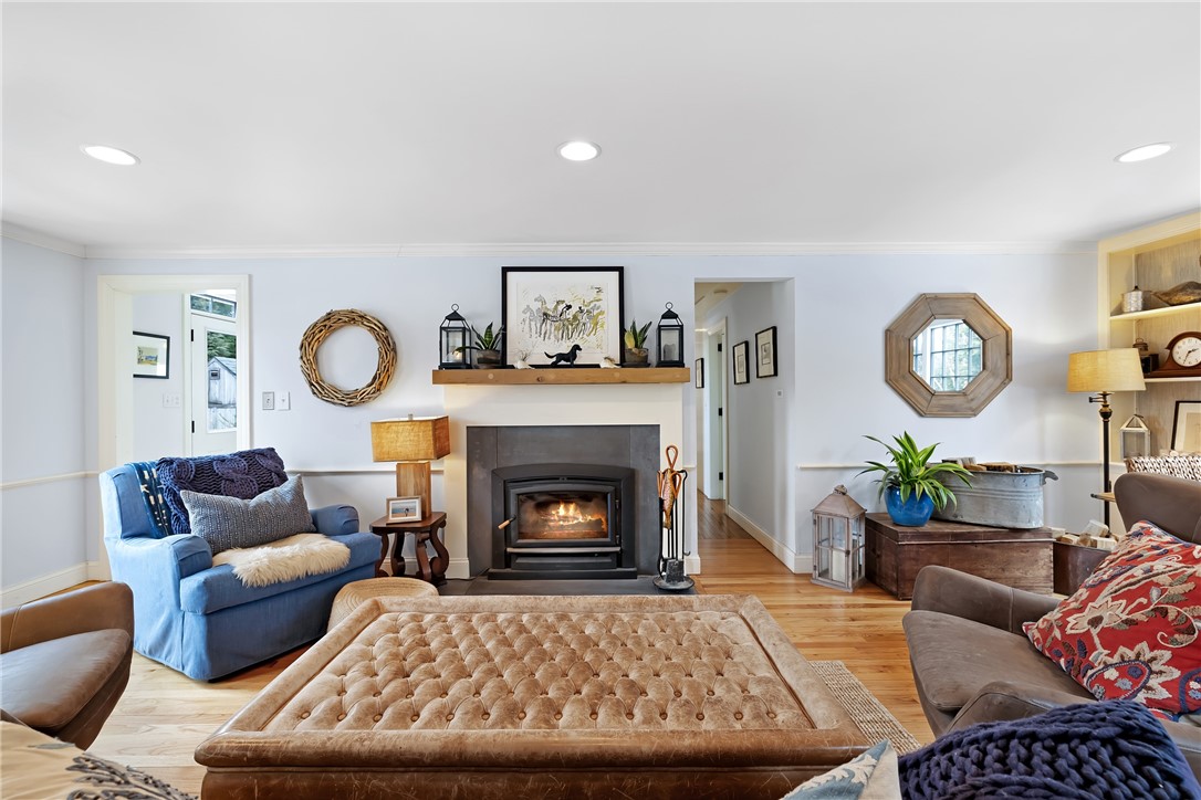 47 Kane Avenue Middletown, RI 02842 - Photo 26 of 46