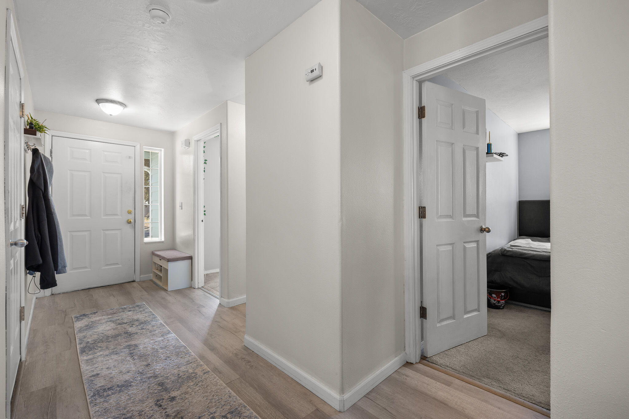 1468 Southwest 27th Street Redmond, OR 97756 - Photo 3 of 26 Hallway