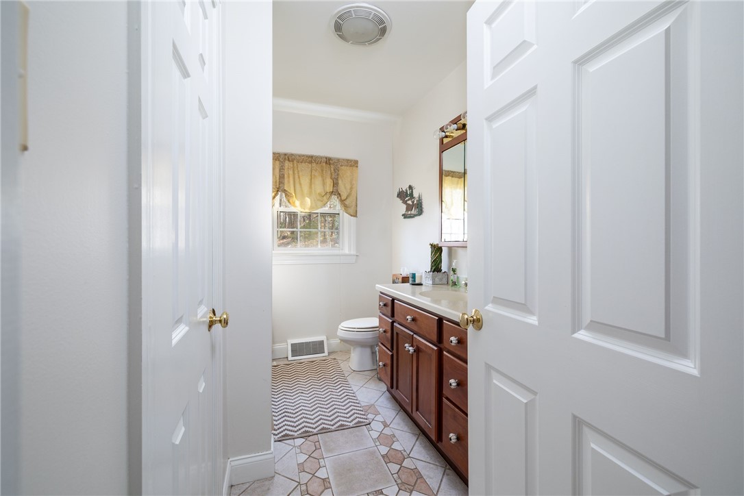 30 Burnt Swamp Road Cumberland, RI 02864 - Photo 19 of 38