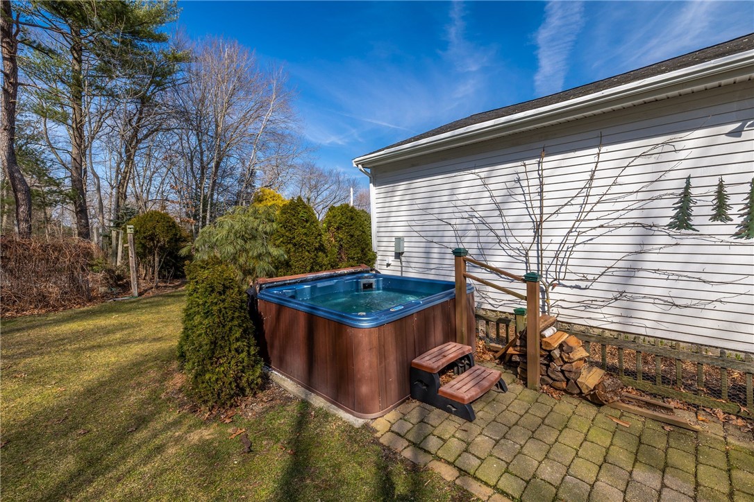 30 Burnt Swamp Road Cumberland, RI 02864 - Photo 10 of 38