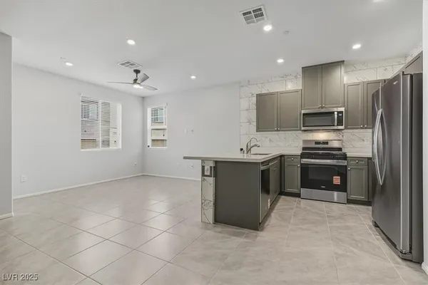 $2,250 | 1180 Heliodor Avenue, Henderson, NV 89011