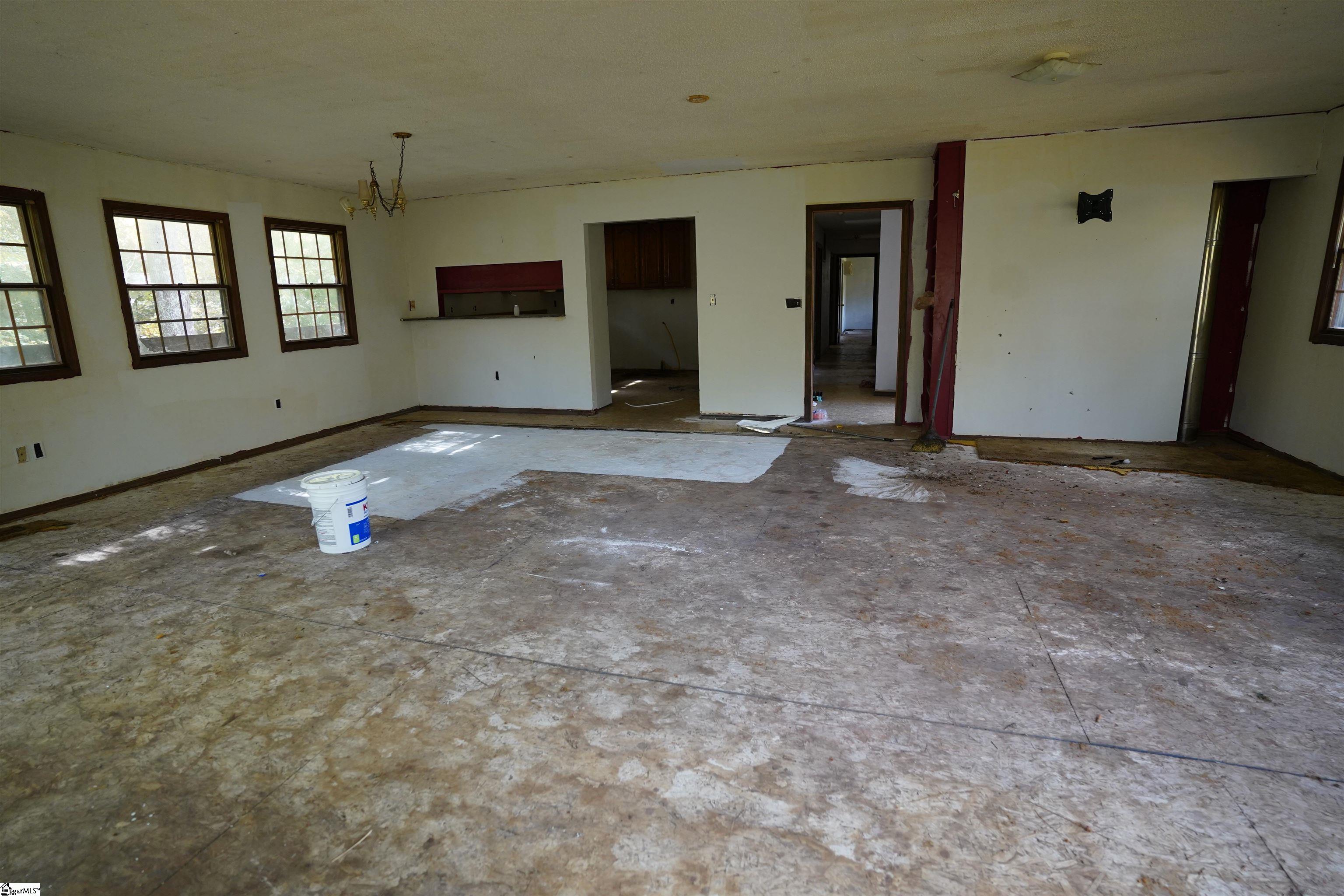 660 State Rd S-42-423 Enoree, SC 29335 - Photo 8 of 27