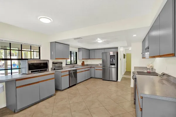 $579,999 | 11419 Donneymoor Drive, Riverview, FL 33569
