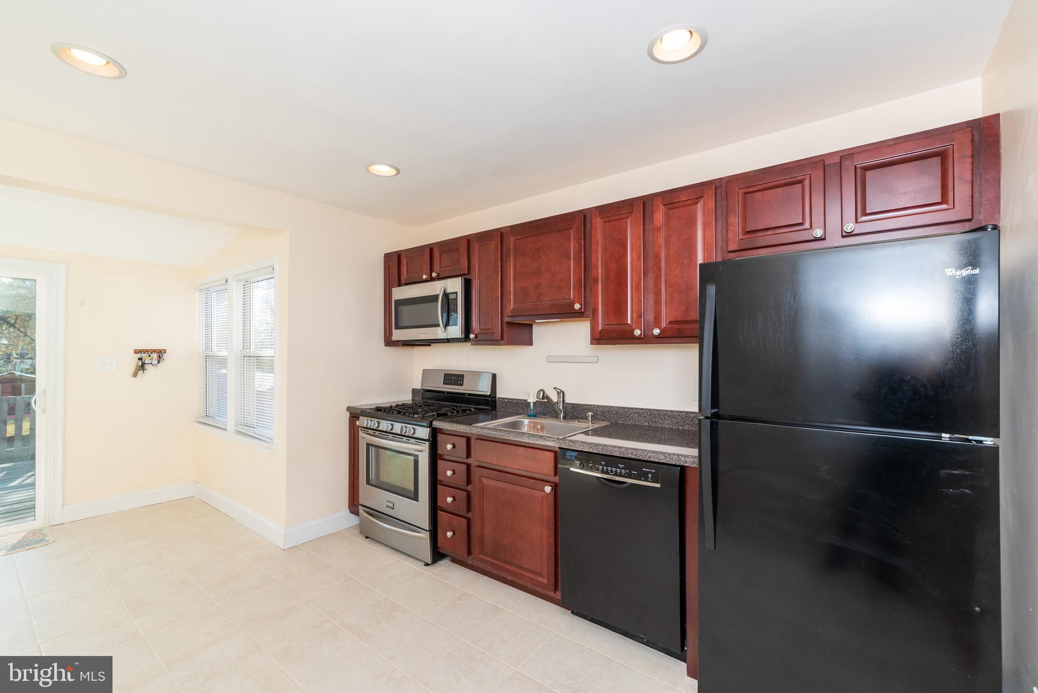 8509 Philadelphia Road Baltimore, MD 21237 - Photo 22 of 53 Kitchen