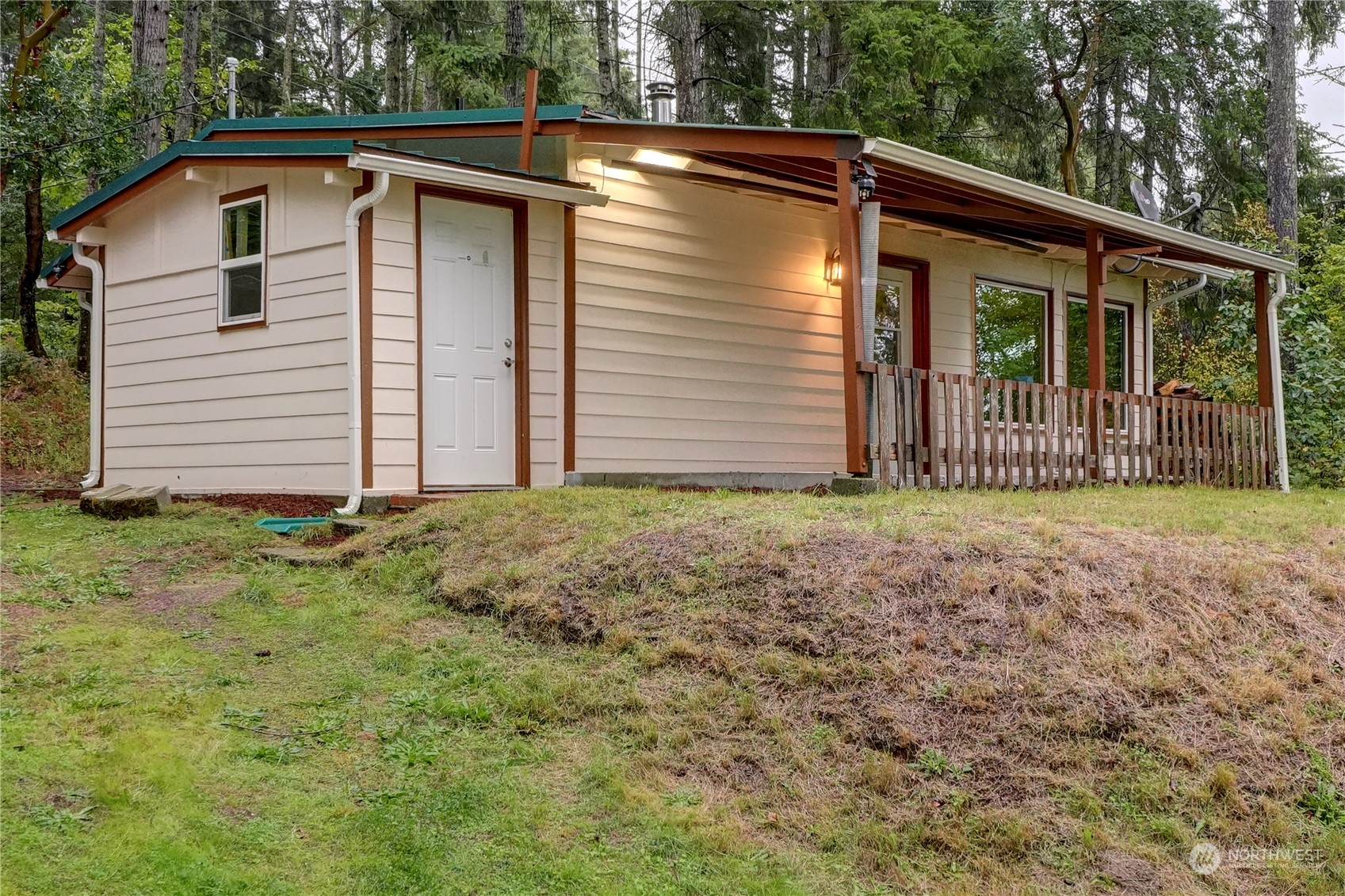 564 Northeast Gladwin Road Belfair, WA 98528 - Photo 2 of 21 Gallery Image 2