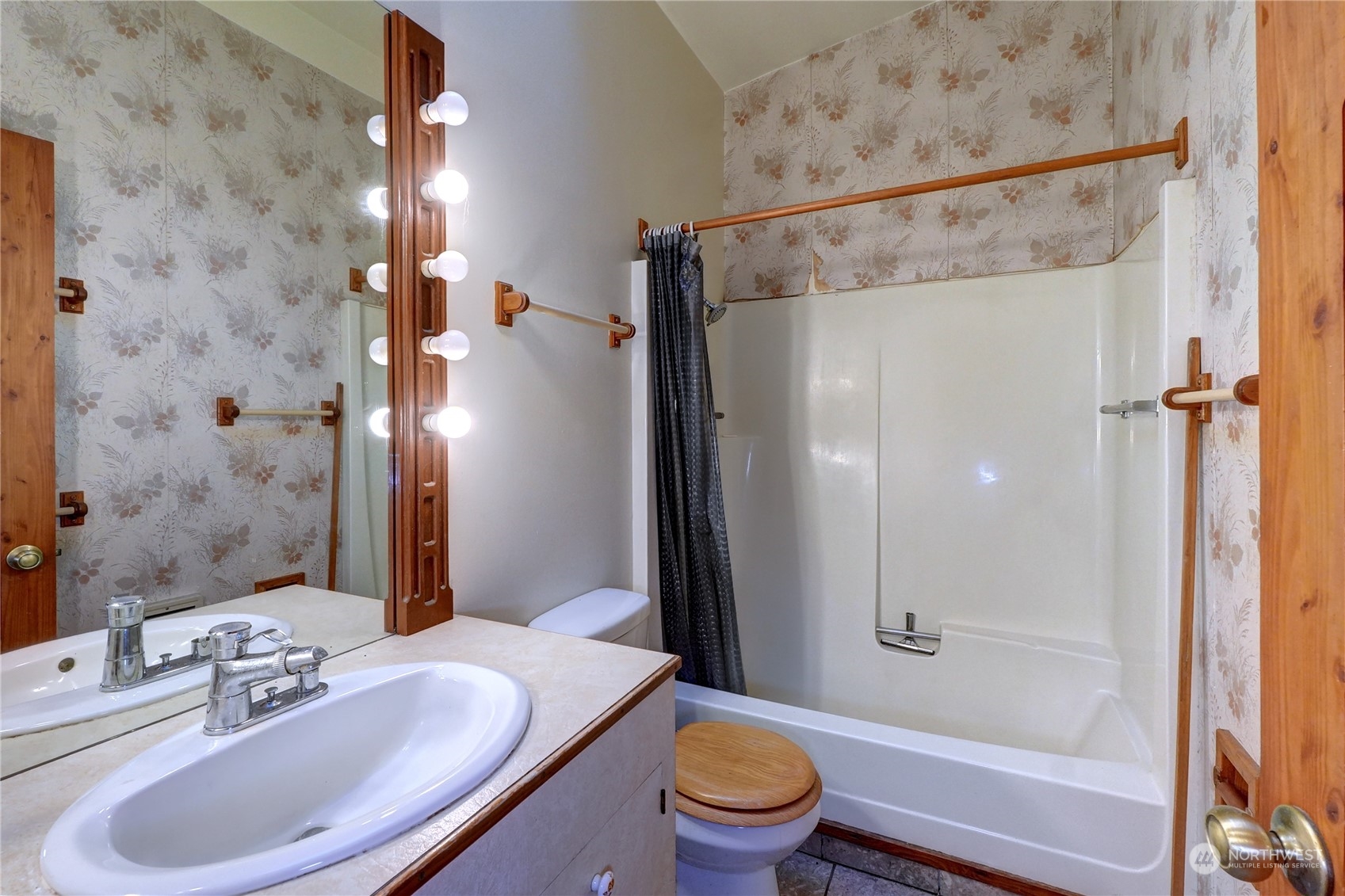 564 Northeast Gladwin Road Belfair, WA 98528 - Photo 9 of 21 Gallery Image 9